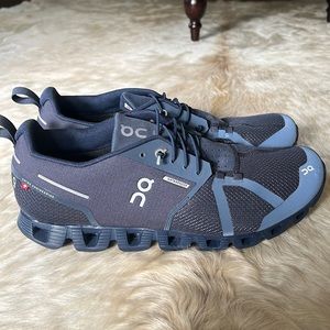 On Cloud Mens Waterproof Sneaker